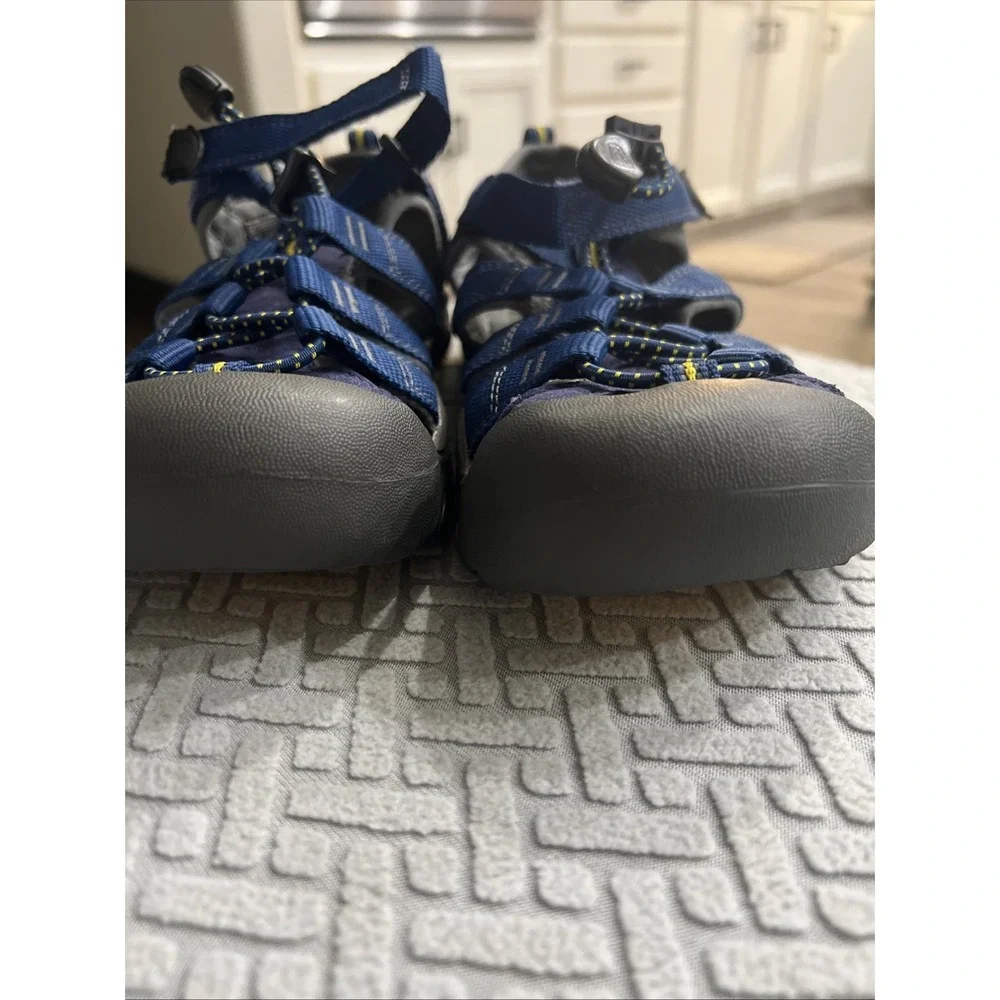 Keen YOUTH ( SIZE 3 ) Waterproof Sandals BLUE/YELLOW Shoes Vacation Beach